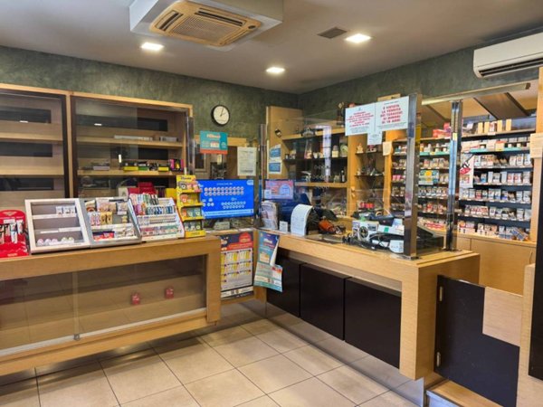 negozio in vendita ad Arzago d'Adda