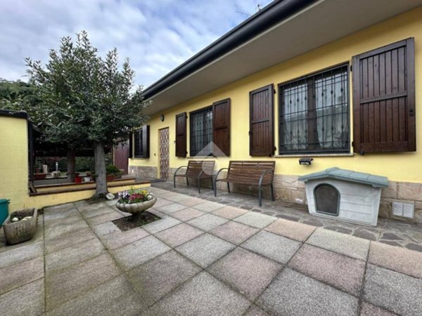 casa indipendente in vendita ad Arzago d'Adda