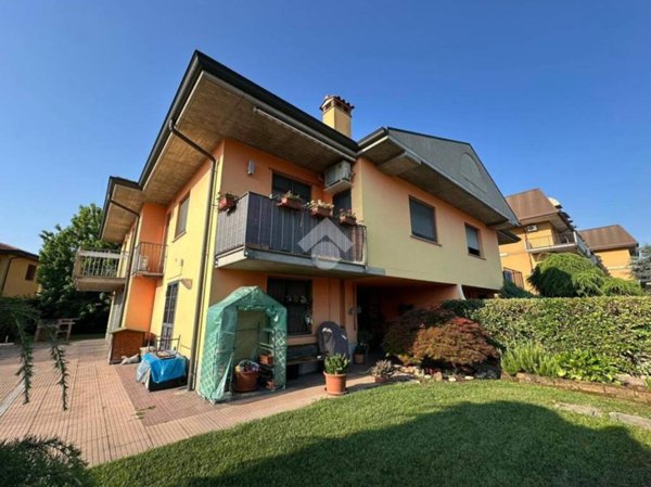 casa indipendente in vendita ad Arzago d'Adda
