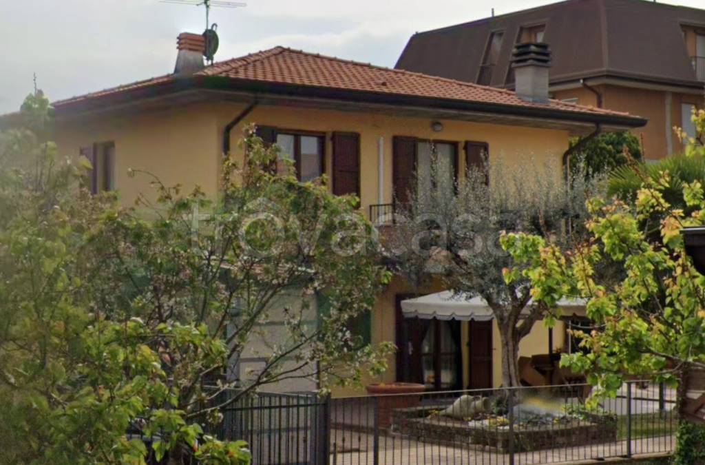 casa indipendente in vendita ad Arzago d'Adda