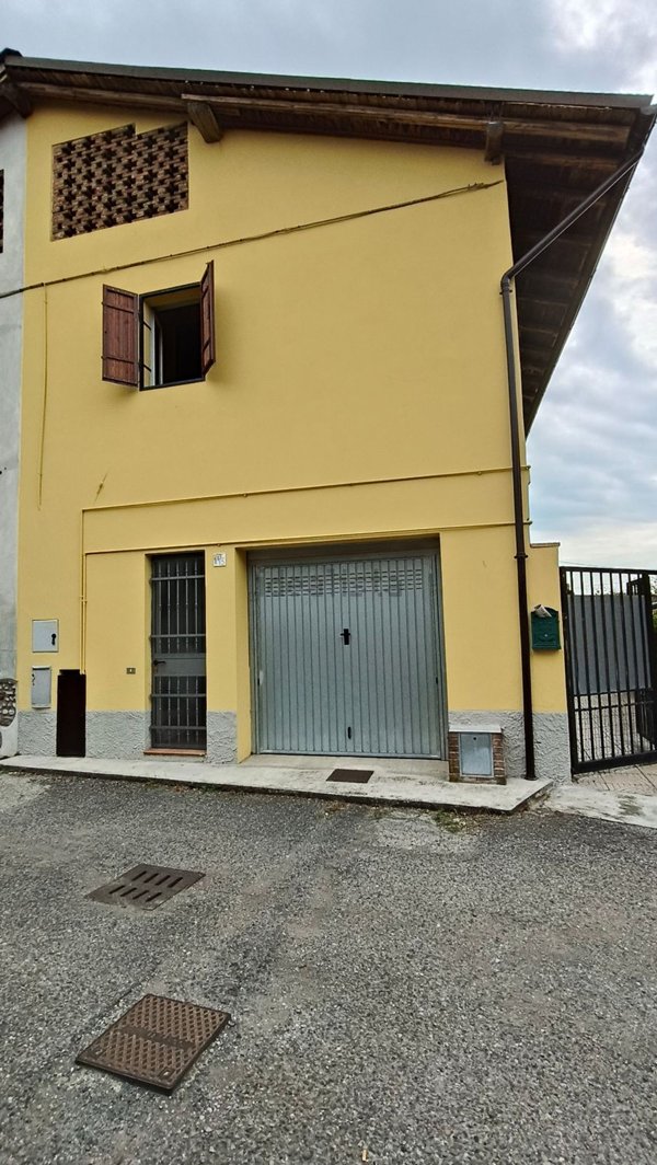 casa indipendente in vendita ad Arzago d'Adda