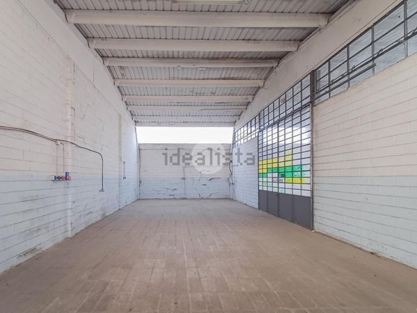 locale commerciale in vendita ad Arzago d'Adda