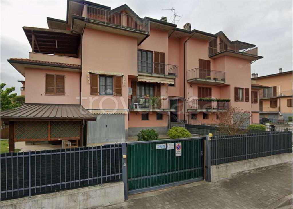 casa indipendente in vendita ad Arzago d'Adda