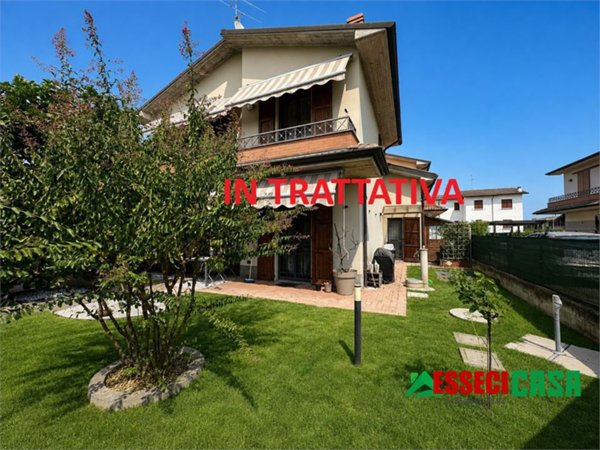 casa indipendente in vendita ad Arzago d'Adda