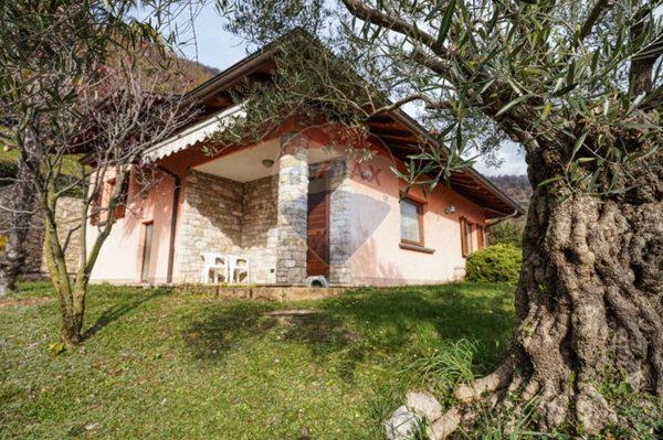 casa indipendente in vendita ad Averara