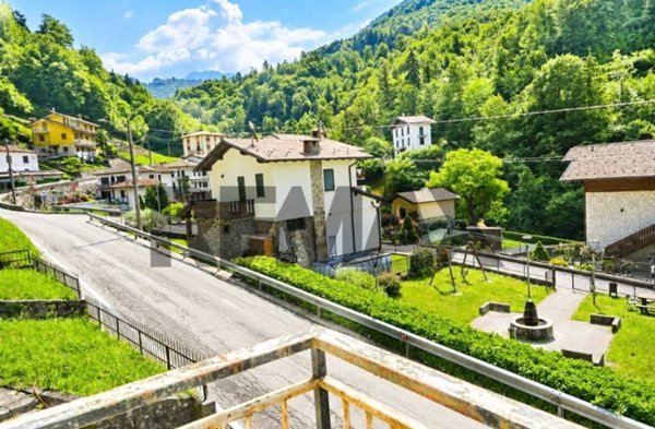 casa indipendente in vendita ad Averara