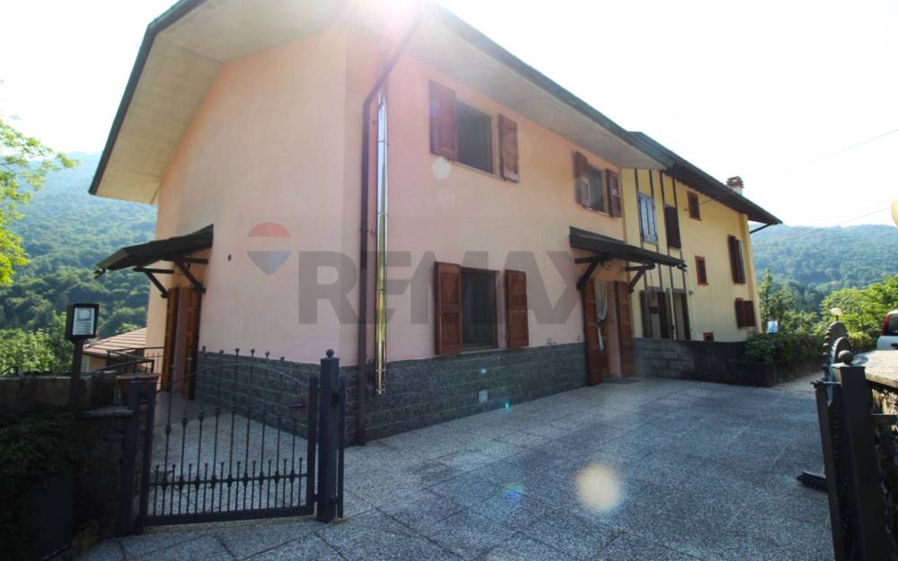 casa indipendente in vendita ad Averara