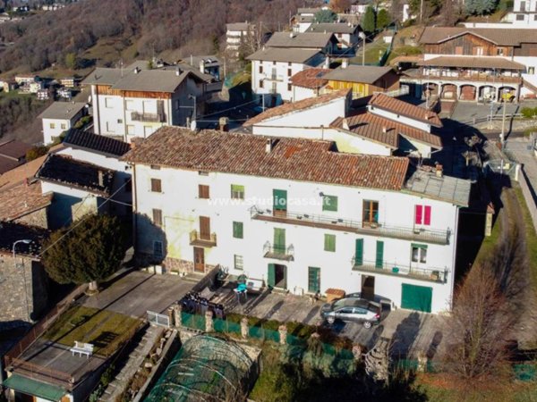 casa indipendente in vendita ad Aviatico