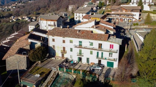 casa indipendente in vendita ad Aviatico in zona Amora