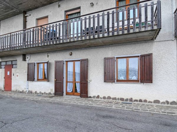 appartamento in vendita ad Aviatico in zona Amora