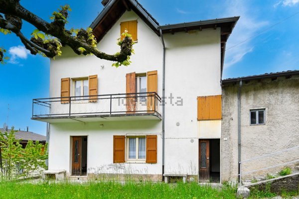 casa indipendente in vendita ad Aviatico