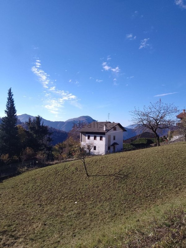 casa indipendente in vendita ad Aviatico