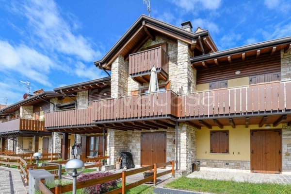 appartamento in vendita ad Aviatico in zona Amora