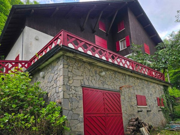 casa indipendente in vendita ad Aviatico