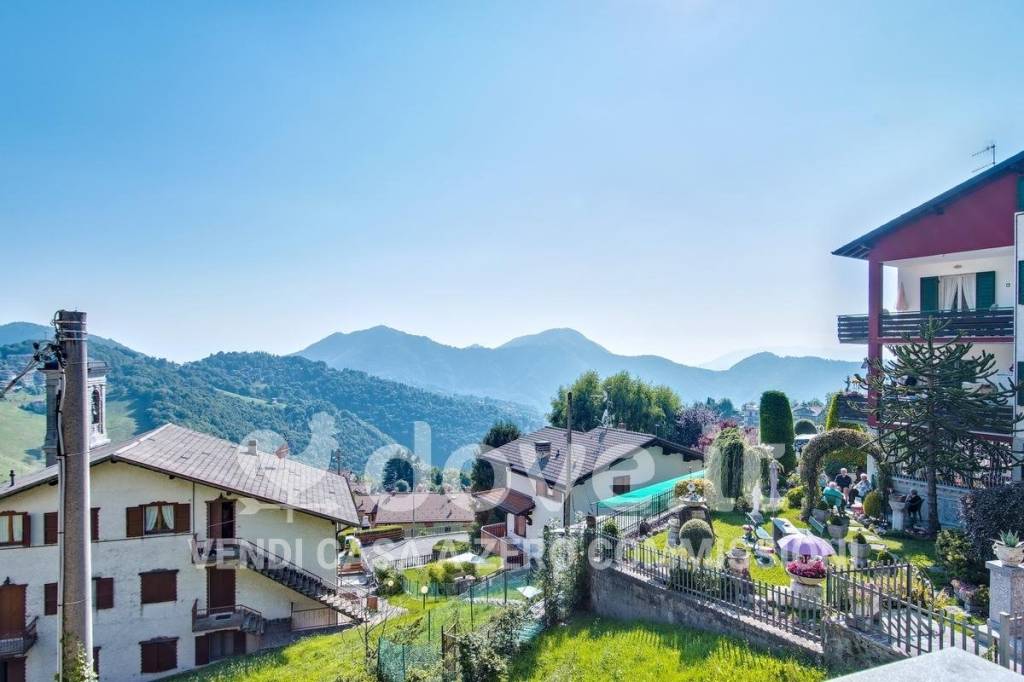 appartamento in vendita ad Aviatico in zona Ama