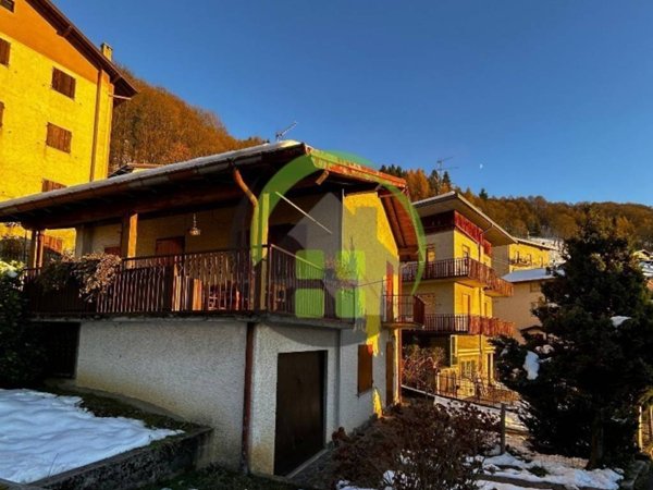 casa indipendente in vendita ad Aviatico