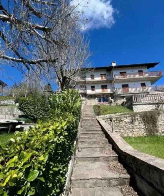 appartamento in vendita ad Aviatico in zona Amora