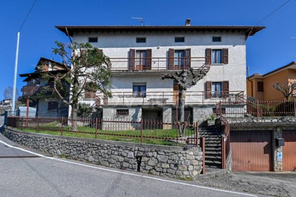 casa indipendente in vendita ad Aviatico in zona Amora