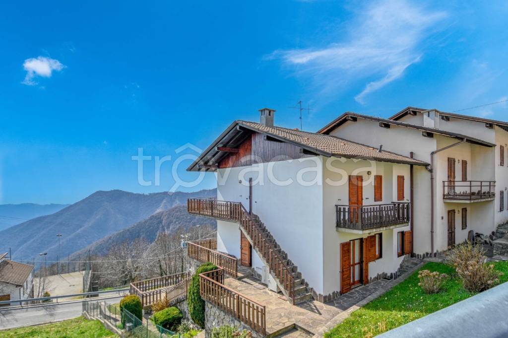 appartamento in vendita ad Aviatico in zona Amora