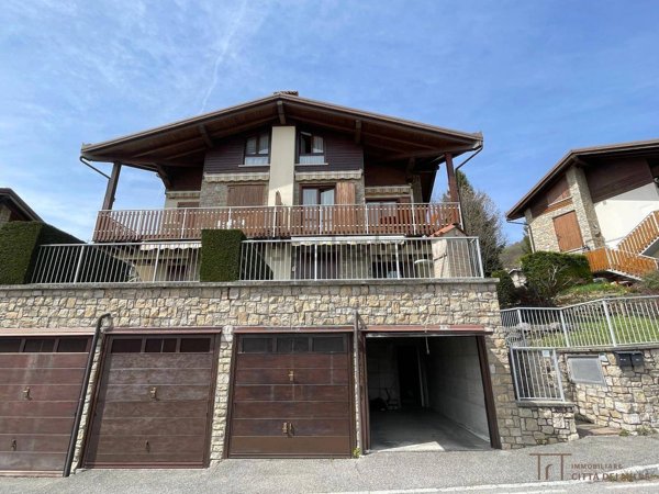 appartamento in vendita ad Aviatico in zona Amora