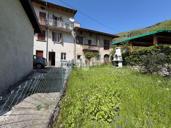 casa indipendente in vendita ad Aviatico
