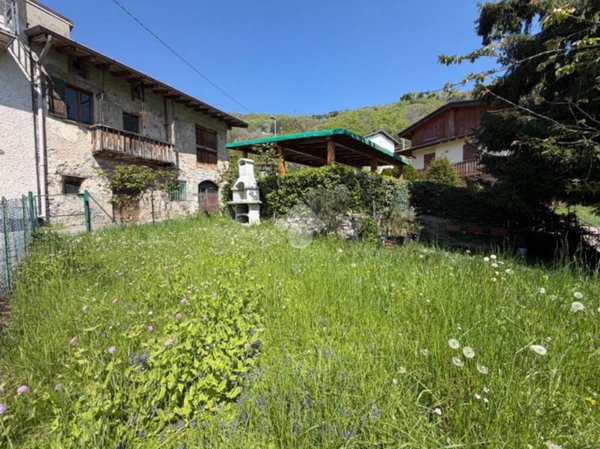 casa indipendente in vendita ad Aviatico
