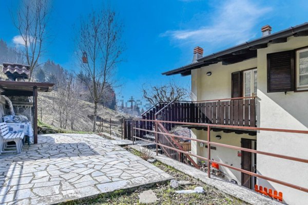 appartamento in vendita ad Aviatico in zona Amora