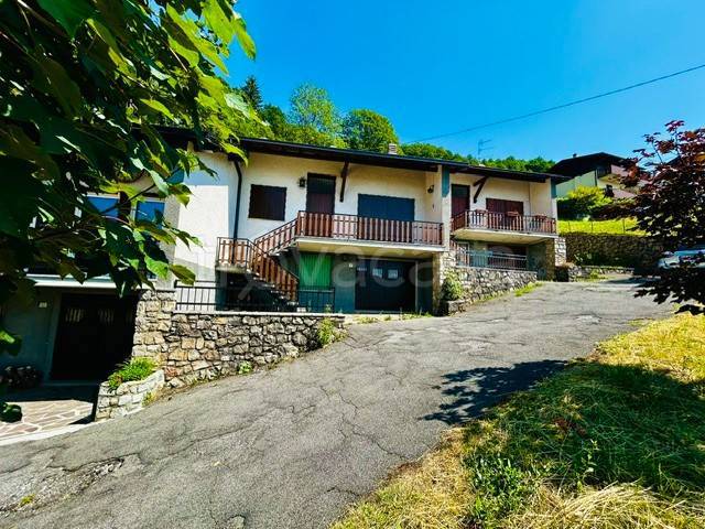 casa indipendente in vendita ad Aviatico