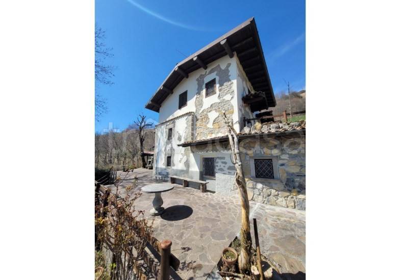 casa indipendente in vendita ad Aviatico