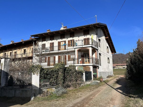 casa indipendente in vendita ad Agliè in zona Santa Maria