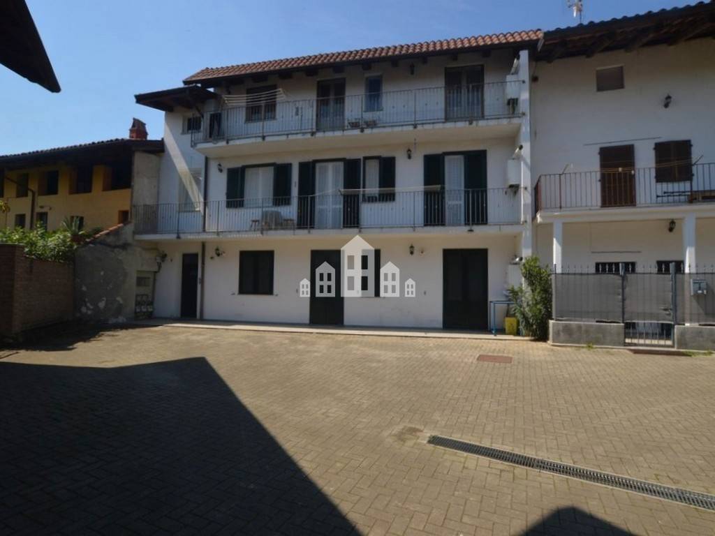 appartamento in vendita ad Agliè in zona Santa Maria