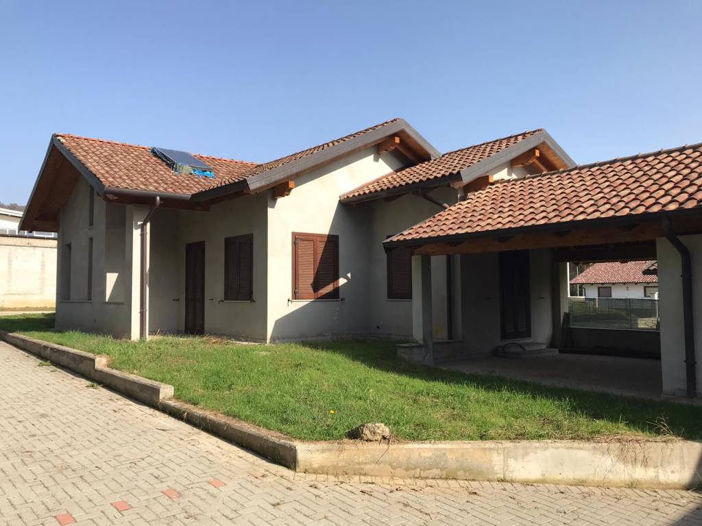 casa indipendente in vendita ad Agliè in zona Santa Maria