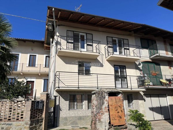 casa indipendente in vendita ad Agliè in zona Santa Maria