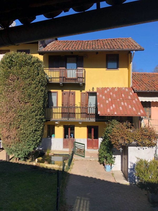 casa indipendente in vendita ad Agliè