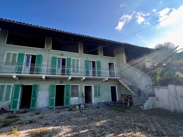 casa indipendente in vendita ad Agliè in zona Santa Maria