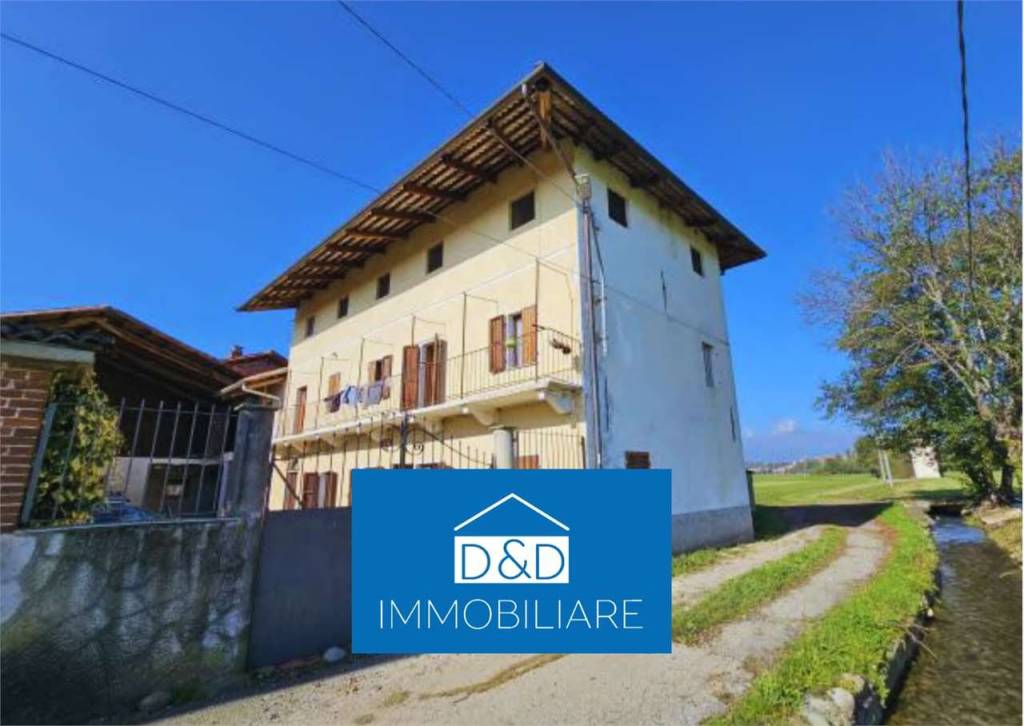 casa indipendente in vendita ad Agliè