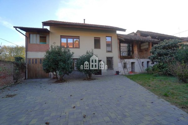 casa semindipendente in vendita ad Agliè