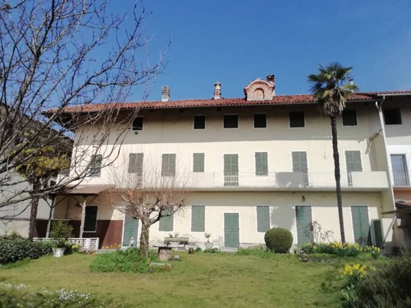 casa indipendente in vendita ad Agliè in zona Santa Maria