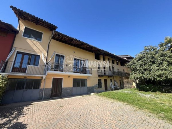 casa indipendente in vendita ad Agliè