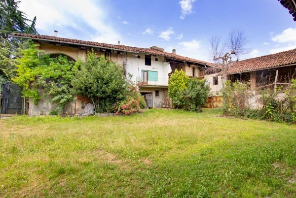 casa indipendente in vendita ad Agliè in zona Santa Maria