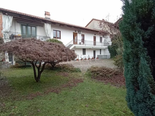 casa indipendente in vendita ad Agliè