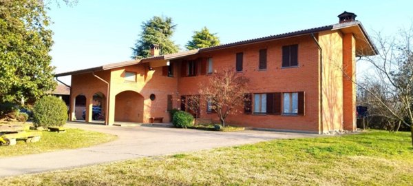 villa in vendita ad Azzano San Paolo