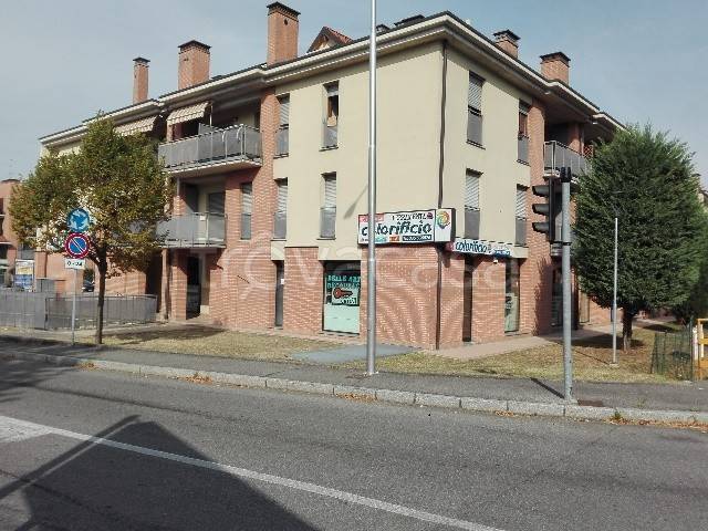 ufficio in vendita ad Azzano San Paolo