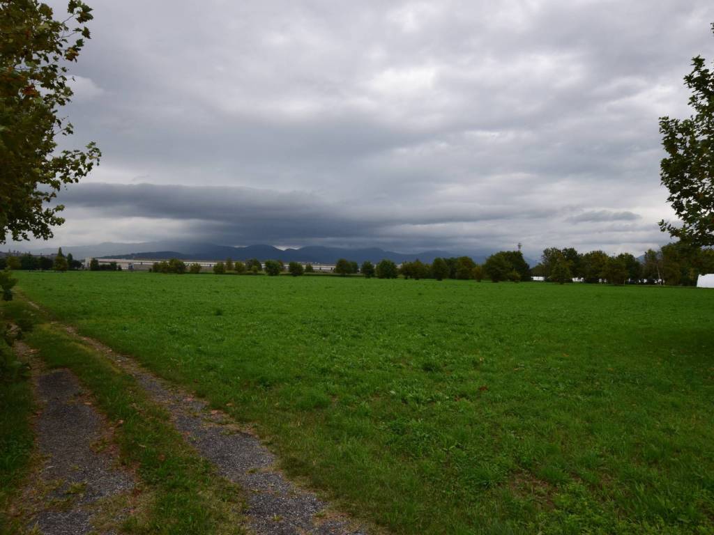 terreno agricolo in vendita ad Azzano San Paolo