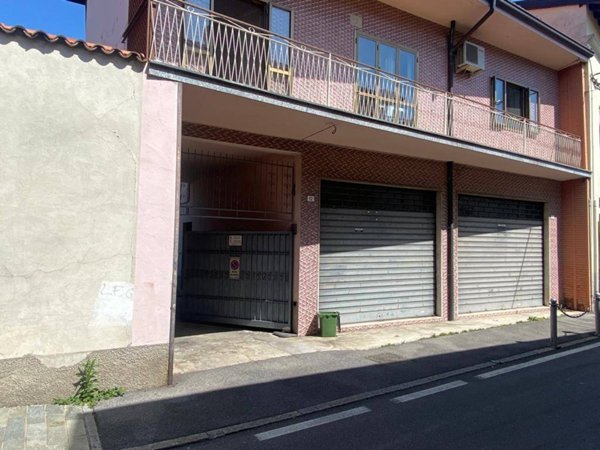 locale commerciale in vendita ad Azzano San Paolo