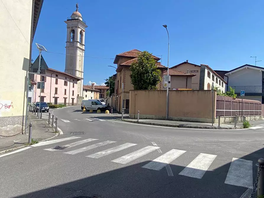negozio in vendita ad Azzano San Paolo