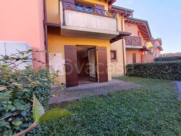 casa indipendente in vendita ad Azzano San Paolo