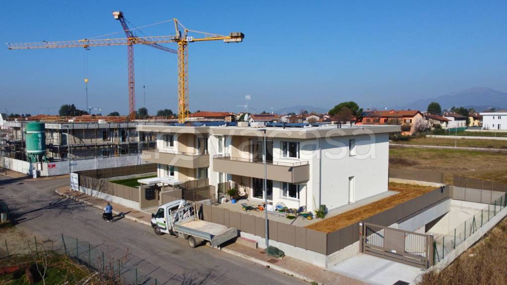 appartamento in vendita ad Azzano San Paolo