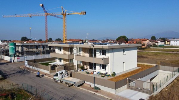 appartamento in vendita ad Azzano San Paolo