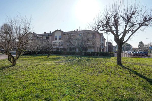 terreno edificabile in vendita ad Azzano San Paolo